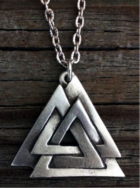 Valknut Necklace Closed Version